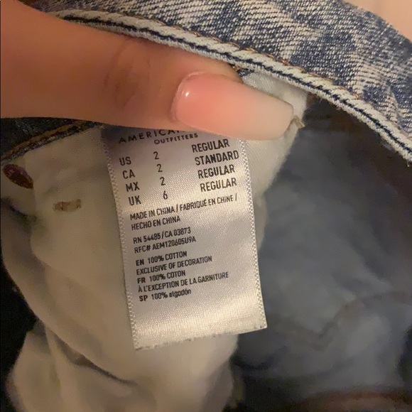 American Eagle boyfriend jeans - Picture 2 of 4
